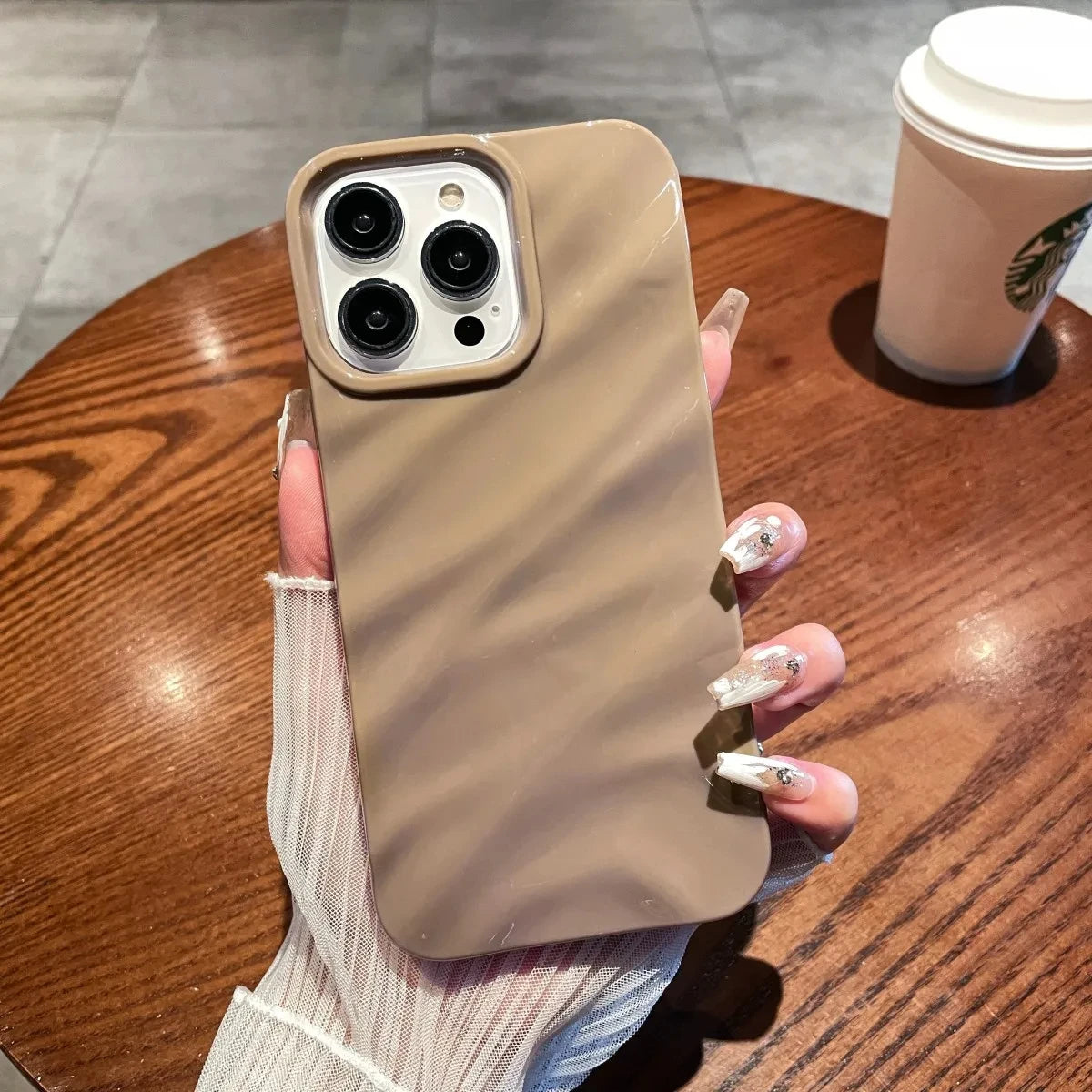 Luxury 3D Wavy Pattern Phone Case